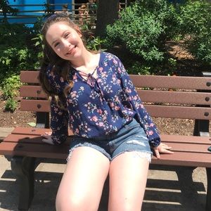 Meet your Posher, Alexis